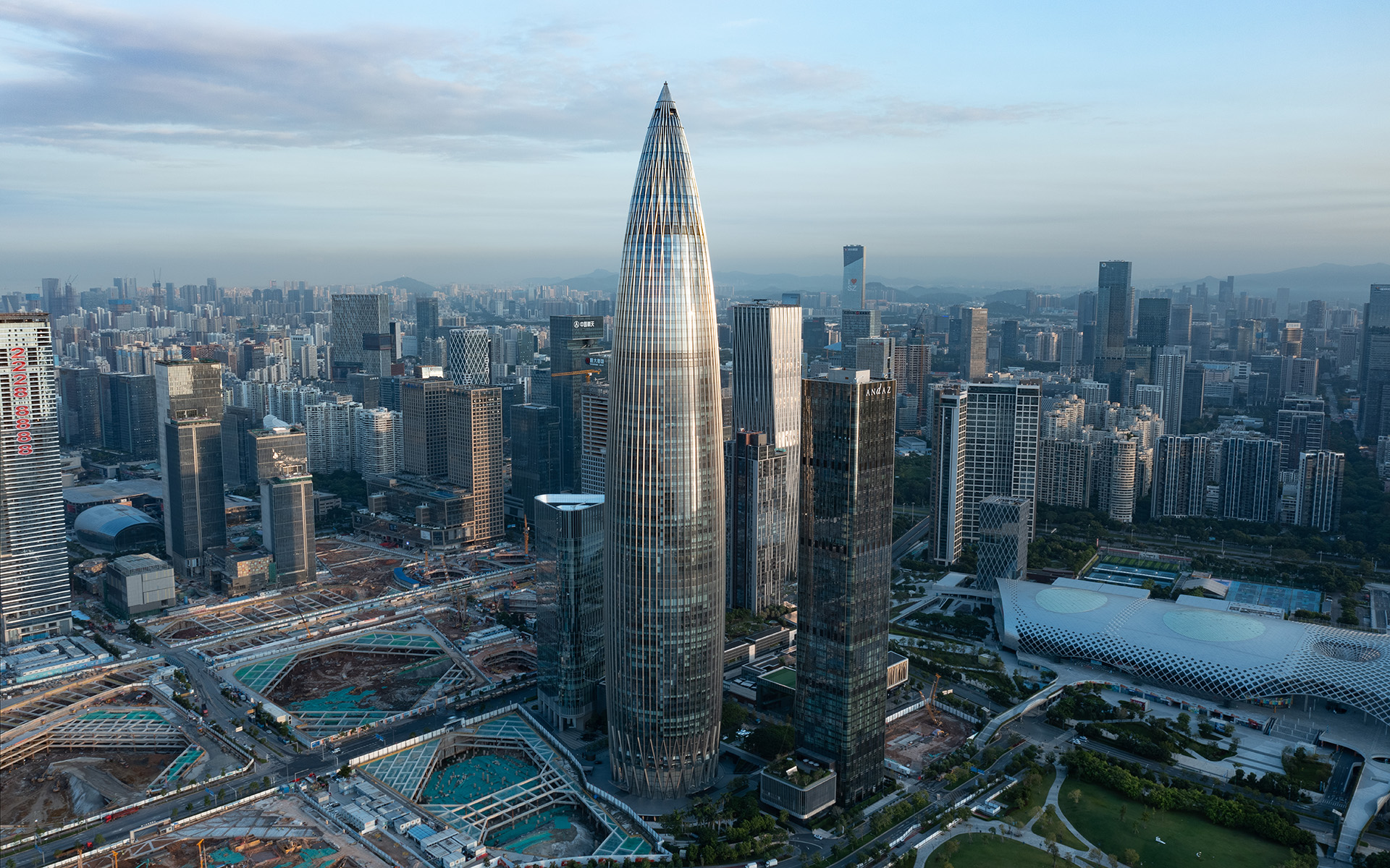 The China Resources Tower overlooking Shenzhen.